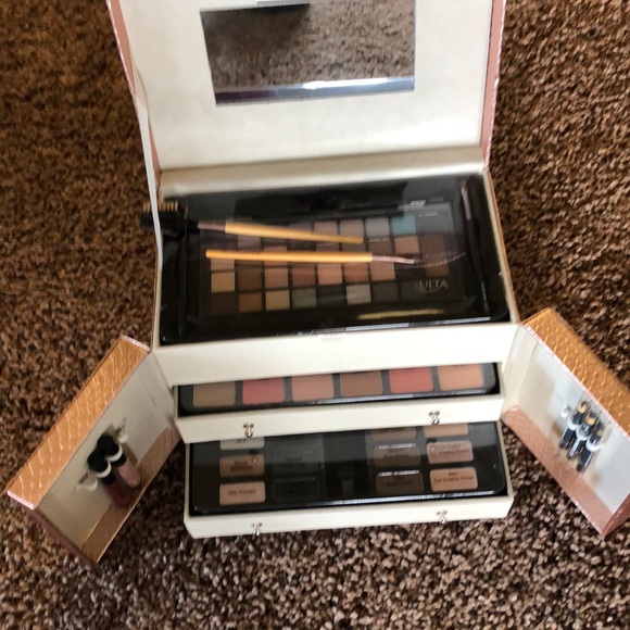 Ulta Beauty Other - Make up case